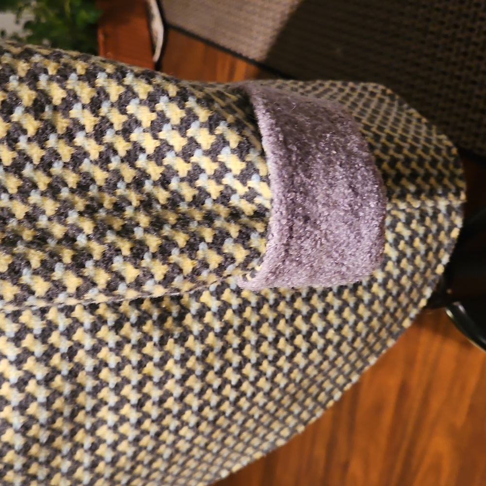Jacket- Buttons- Sm. - Picture 8 of 12